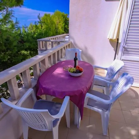 Vila Pinet Apartmán Brist