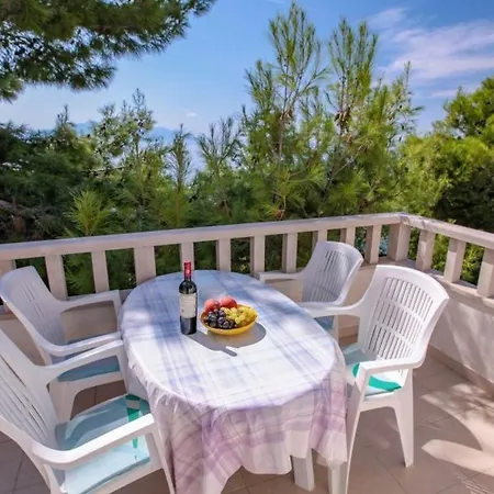Vila Pinet * Brist