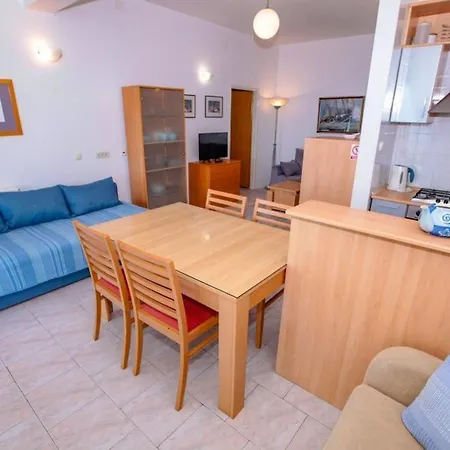 Vila Pinet Apartamento Brist